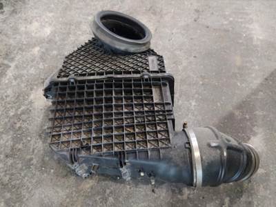 Kenworth T680 Air Cleaner / Air Filter Housing