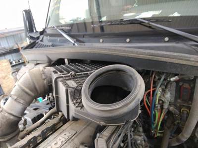 Kenworth T680 Air Cleaner / Air Filter Housing