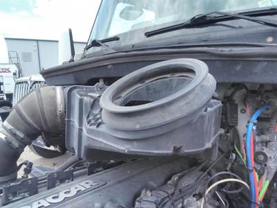 Kenworth T680 Air Cleaner / Air Filter Housing