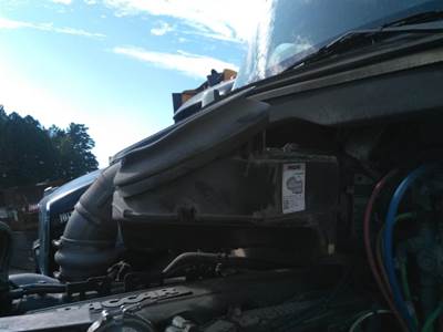 Kenworth T680 Right Air Cleaner / Air Filter Housing