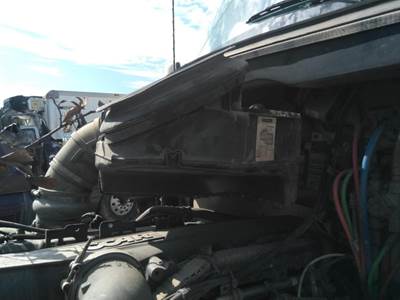 Kenworth T680 Air Cleaner / Air Filter Housing