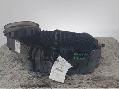 Kenworth T680 Air Cleaner / Air Filter Housing