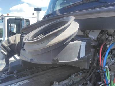 Kenworth T680 Air Cleaner / Air Filter Housing