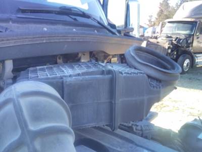 Kenworth T680 Air Cleaner / Air Filter Housing