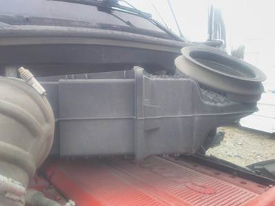 Kenworth T680 Air Cleaner / Air Filter Housing