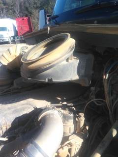 Kenworth T680 Air Cleaner / Air Filter Housing