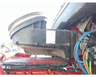 Kenworth T680 Air Cleaner / Air Filter Housing