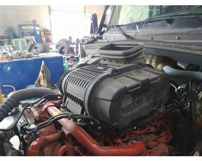 Kenworth T680 Air Cleaner / Air Filter Housing