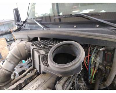 Kenworth T680 Air Cleaner / Air Filter Housing