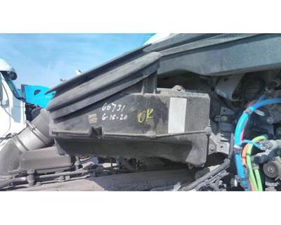 Kenworth T680 Air Cleaner / Air Filter Housing