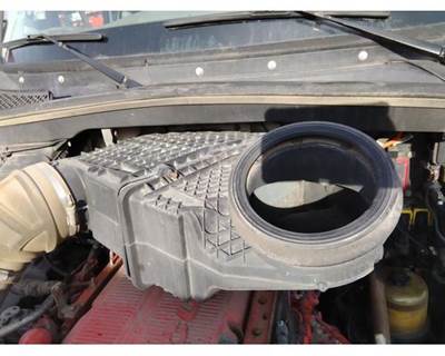 Kenworth T680 Air Cleaner / Air Filter Housing