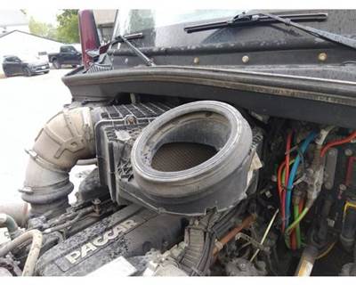 Kenworth T680 Left Air Cleaner / Air Filter Housing