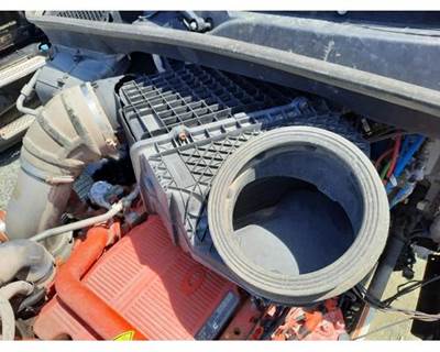 Kenworth T680 Air Cleaner / Air Filter Housing