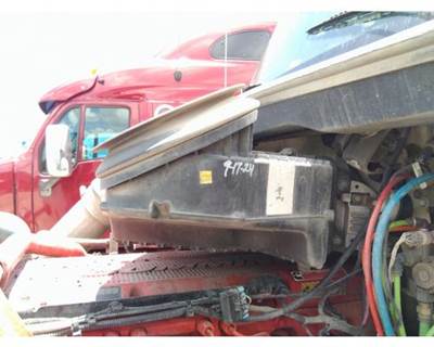 Kenworth T680 Air Cleaner / Air Filter Housing