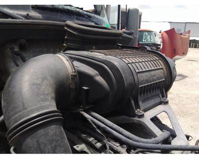 Kenworth T680 Air Cleaner / Air Filter Housing