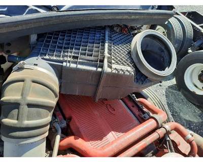 Kenworth T680 Air Cleaner / Air Filter Housing