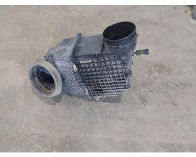 Kenworth T680 Air Cleaner / Air Filter Housing