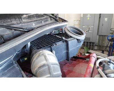 Kenworth T680 Air Cleaner / Air Filter Housing