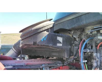 Kenworth T680 Air Cleaner / Air Filter Housing
