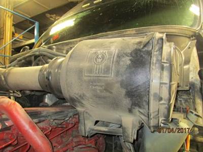Kenworth T700 Air Cleaner / Air Filter Housing