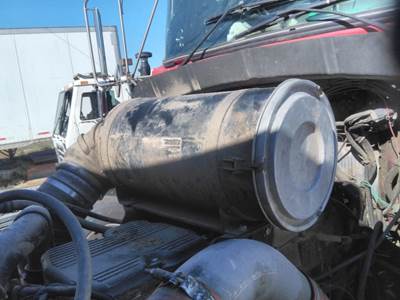 Kenworth T800B Air Cleaner / Air Filter Housing