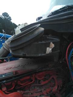 Kenworth T880 Right Air Cleaner / Air Filter Housing