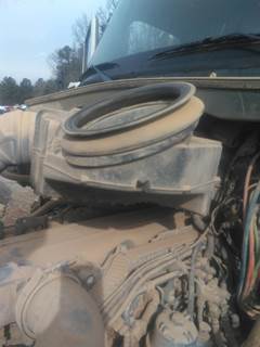 Kenworth T880 Air Cleaner / Air Filter Housing