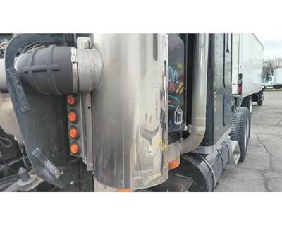 Kenworth W900 Air Cleaner / Air Filter Housing