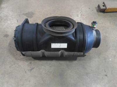 Mack CH612 Air Cleaner / Air Filter Housing