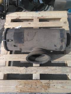 Mack CH612 Air Cleaner / Air Filter Housing