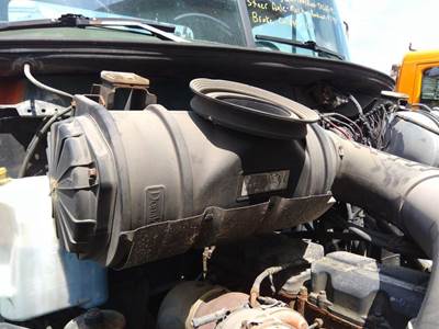 Mack CH612 Air Cleaner / Air Filter Housing