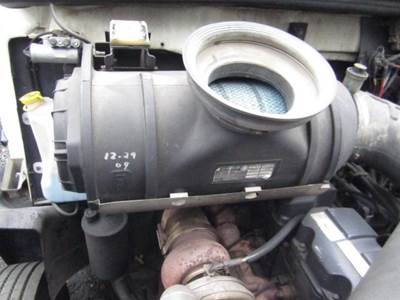 Mack CH613 Air Cleaner / Air Filter Housing