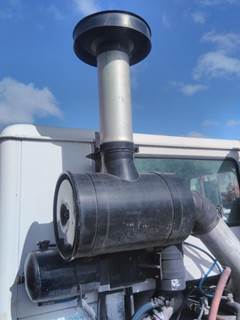 Mack MRU613 Air Cleaner / Air Filter Housing