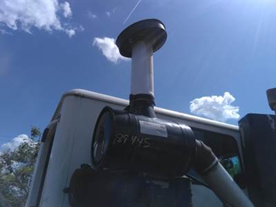 Mack MRU613 Air Cleaner / Air Filter Housing