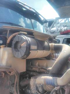 Mack Pinnacle CHU613 Right Air Cleaner / Air Filter Housing for a Mack CHU613