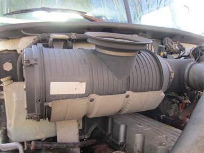 Mack Pinnacle CXP612 Air Cleaner / Air Filter Housing for a Mack CXP612