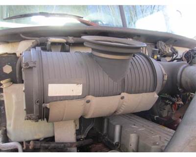 Mack Pinnacle CXP612 Air Cleaner / Air Filter Housing for a Mack CXP612