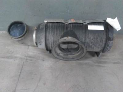 Mack Pinnacle CXU612 Right Air Cleaner / Air Filter Housing for a Mack CXU612