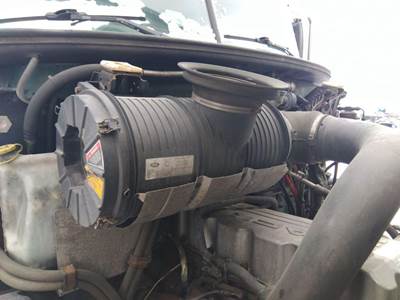 Mack Pinnacle CXU612 Air Cleaner / Air Filter Housing for a Mack CXU612