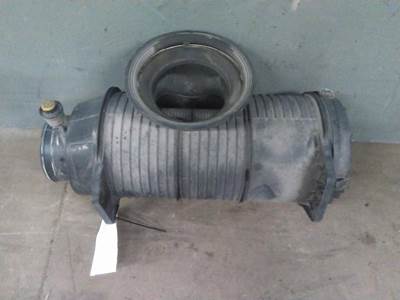 Mack Pinnacle CXU612 Air Cleaner / Air Filter Housing for a Mack CXU612