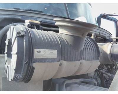 Mack Pinnacle CXU612 Right Air Cleaner / Air Filter Housing for a Mack CXU612