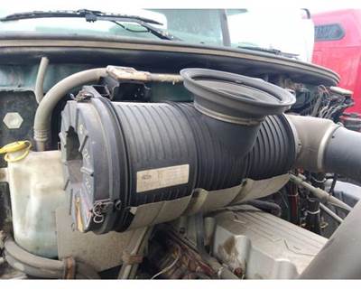 Mack Pinnacle CXU612 Air Cleaner / Air Filter Housing for a Mack CXU612