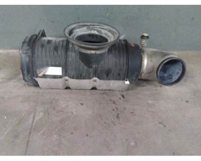 Mack Pinnacle CXU612 Right Air Cleaner / Air Filter Housing for a Mack CXU612