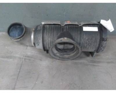 Mack Pinnacle CXU612 Right Air Cleaner / Air Filter Housing for a Mack CXU612