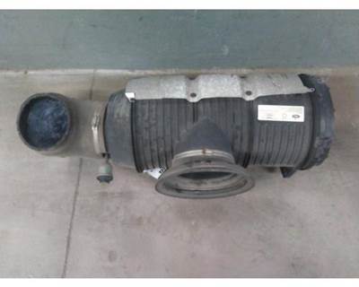 Mack Pinnacle CXU612 Air Cleaner / Air Filter Housing for a Mack CXU612