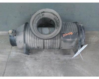 Mack Pinnacle CXU612 Air Cleaner / Air Filter Housing for a Mack CXU612