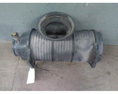 Mack Pinnacle CXU612 Air Cleaner / Air Filter Housing for a Mack CXU612