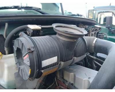 Mack Pinnacle CXU612 Air Cleaner / Air Filter Housing for a Mack CXU612