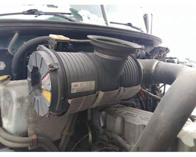 Mack Pinnacle CXU612 Air Cleaner / Air Filter Housing for a Mack CXU612
