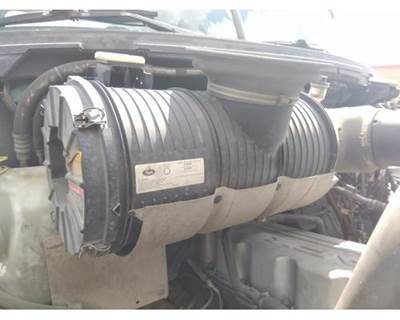 Mack Pinnacle CXU612 Air Cleaner / Air Filter Housing for a Mack CXU612